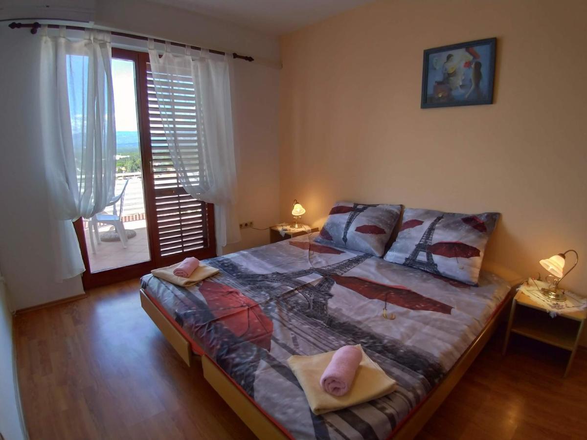 Apartment Njivice 15904B Eksteriør billede