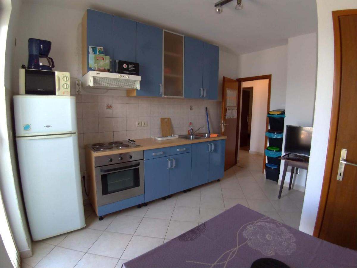 Apartment Njivice 15904B Eksteriør billede